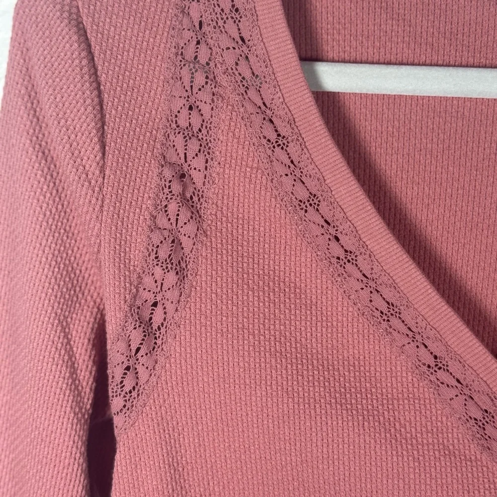 Free People Rose Smoke Wear Me Out V-Neck Long Sleeve Top. Size medium 🧡